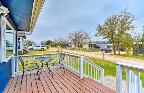 Granbury Cottage | 68 m² Cabin ∙ 2 bedrooms ∙ 4 guests