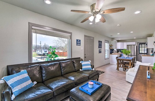 Granbury Cottage | 68 m² Cabin ∙ 2 bedrooms ∙ 4 guests