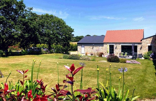 Coatreven House | 68 m² Gîte ∙ 2 bedrooms ∙ 5 guests