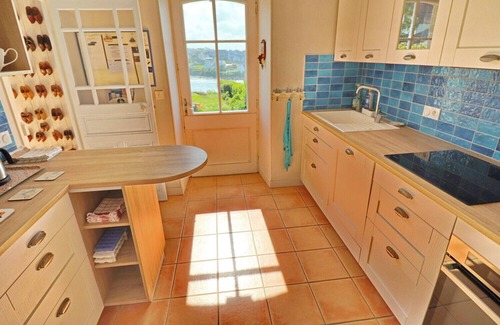 Audierne Villa | 687-Villa Kerguélen, sea view, 100m from the beach