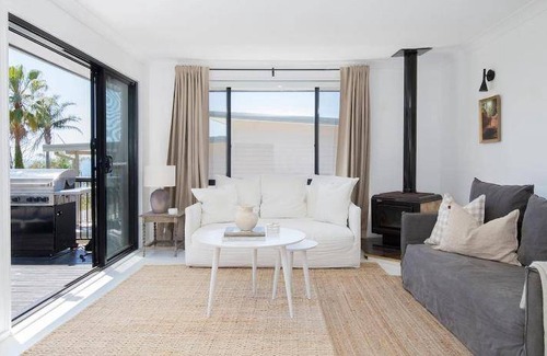 Macmasters Beach House | 696 m² House ∙ 1 bedroom ∙ 12 guests
