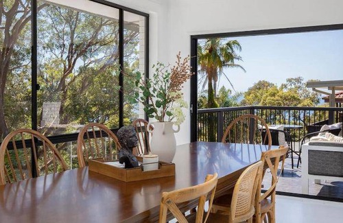 Macmasters Beach House | 696 m² House ∙ 1 bedroom ∙ 12 guests