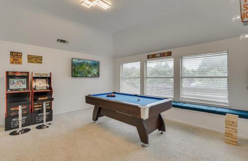 Sachse House | 6BR 3,5BA Home Pool, Hot Tub, Game Room -16 Guests