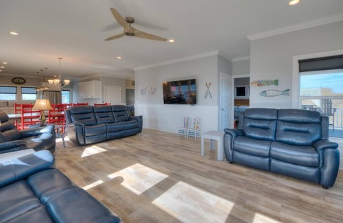 Yaupon Beach House | 6BR/6.5BA House - BRAND NEW, OCEAN VIEWS, POOL, Putting Green, Sleeps 16