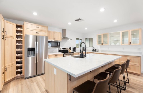 Glendale House | 6BR Paradise! Heated Pool | Arcade Room | Firepit