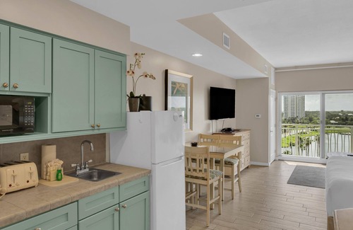 Sandestin Condo | 6thth Floor Studio Condo in Luau at Sandestin Golf & Beach Resort!