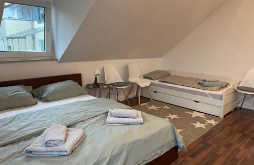 Region Hannover District Apartment | 7-24 Self-Check-In - 120qm - 5 rooms - 2 bathrooms - kitchen - free parking - Yihapartment