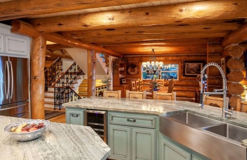 Fawnskin Cabin | 7 Bedroom/15 Beds, 6000 SQFT Log Cabin- Game Room - Lakefront with Dock