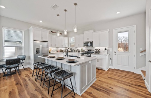 Stephenville Villa | 7 Bedroom 7.5 Bath Villa Perfect for Large Groups