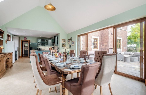 Bungay Cottage | 7 bedroom accommodation in Earsham