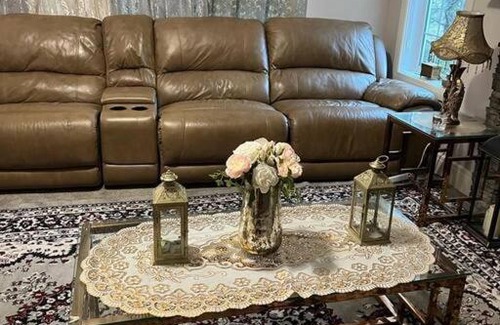 Chestermere House | 7 bedroom lake view house for upto 20 people