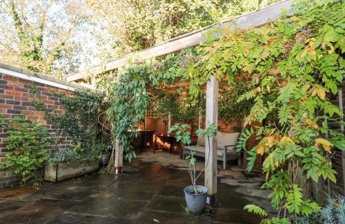 Arundel House | 7 Daltons Place