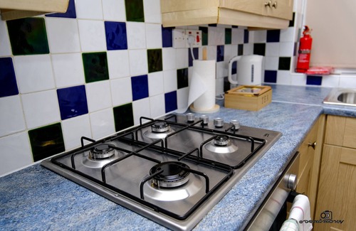 Walsall House | 7 Guests - 3 Bedrooms - Parking - Pet Friendly