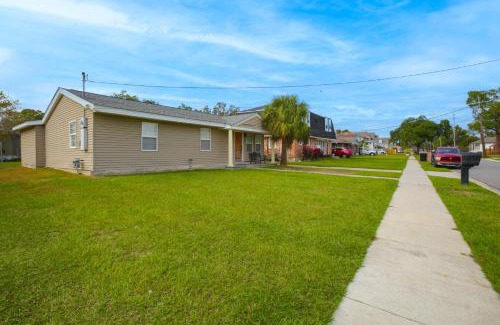 Pines Village House | 7 Mi to French Quarter NOLA Abode with Home Theater