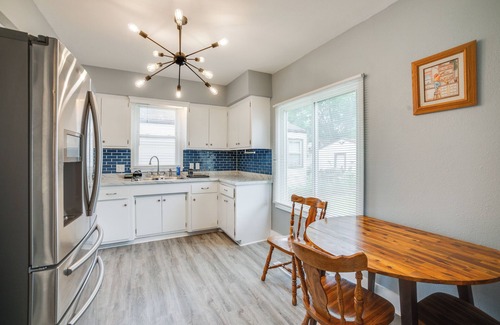 Milwaukee House | 7 Mi to Historic Third Ward: Home in Lincoln Park!