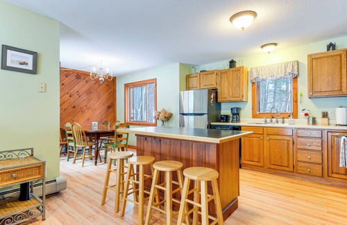 East Dover House | 7 Mi to Mt Snow Resort: Family Home w/Fire Pit!