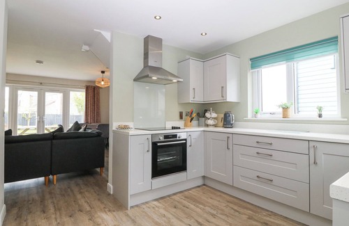 Brynteg Cottage | 7 PARC DELFRYN, pet friendly, luxury holiday cottage in Benllech