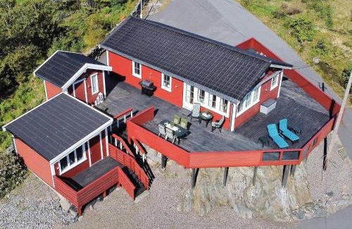 Sund House | 7 person holiday home in KLOKKARVIK
