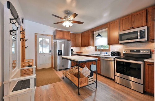 Northwoods Beach Cabin | 7 Pines Cabin on Lac Courte Oreilles - Peaceful Northwoods Getaway
