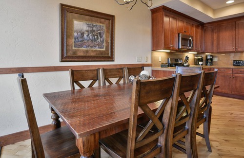 Champion House | 7 Springs - Luxury Southwind Ski-in Ski-Out Mountaintop Townhouse