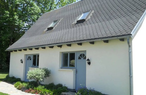 Egliseneuve-d'Entraigues House | 70 m² House ∙ 2 bedrooms ∙ 4 guests