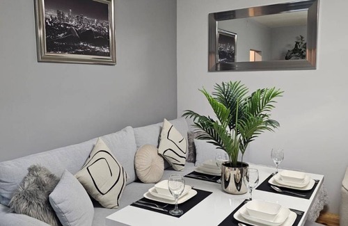 Zyrardow Apartment | 70 m² Apartment ∙ 2 bedrooms ∙ 6 guests