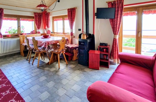 Peglio Apartment | 70 m² Apartment ∙ 3 bedrooms ∙ 6 guests