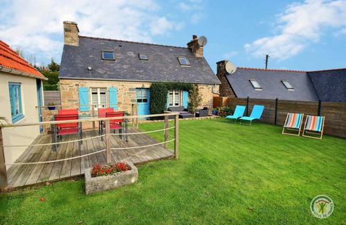 Plougrescant House | 70 m² Gîte ∙ 3 bedrooms ∙ 4 guests