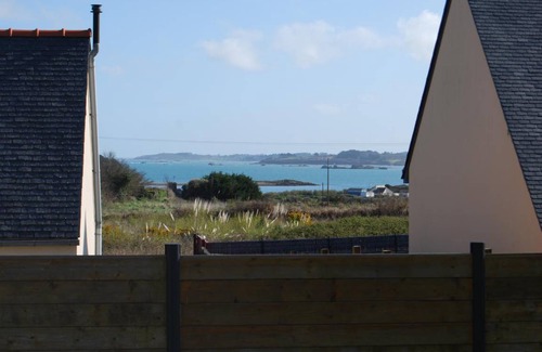 Plougrescant House | 70 m² Gîte ∙ 3 bedrooms ∙ 4 guests