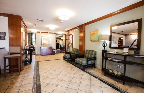 Gateway Hotel | 70 m² Hotel ∙ 2 bedrooms ∙ 127 guests