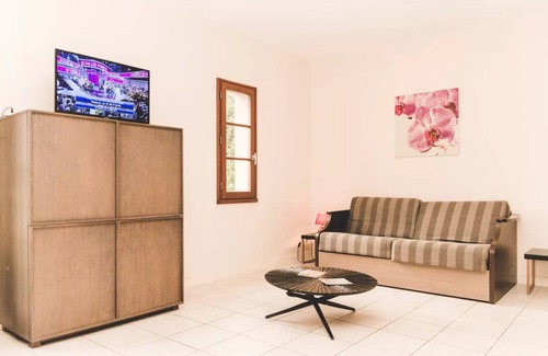 Moncontour House | 70 m² House ∙ 2 bedrooms ∙ 6 guests