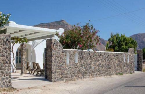 Perivolos Villa | 70 m² Villa ∙ 2 bedrooms ∙ 4 guests