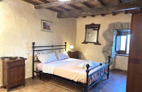 Artena Apartment | 70 MQ La casa nella roccia -Free Parking and Free WI-FI
