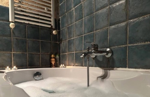 Artena Apartment | 70 SQM The House in the Rock -Free parking -Free Wi-Fi