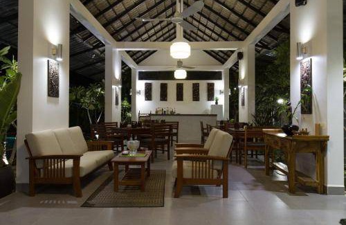 Wat Bo Area Hotel | 700 m² Hotel ∙ 17 guests