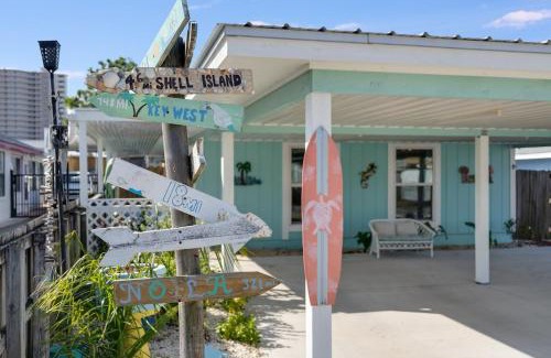 Holiday Beach House | 7131 Sunset Ave - Cottage by The Sea with pool