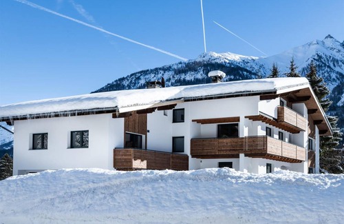 Elbigenalp Apartment | 72 m² Apartment ∙ 2 bedrooms ∙ 5 guests