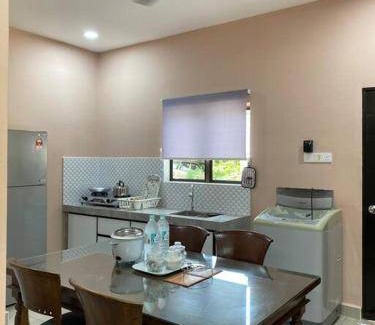 Parit Raja House | 72 m² House ∙ 3 bedrooms ∙ 5 guests