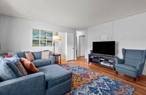 Lakewood House | 7290 W 10th Ave