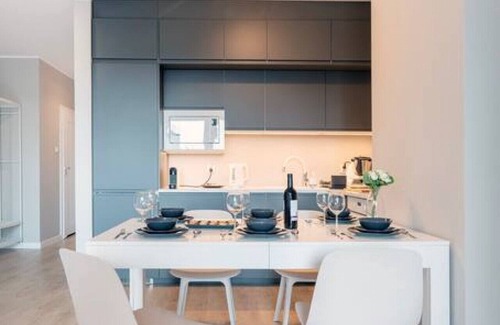 Baluty Apartment | 72m2 Manufaktura Prestige Suite with Parking by Rentujemy