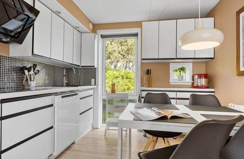 Sønderstrand Apartment | 73 m² Apartment ∙ 3 bedrooms ∙ 5 guests