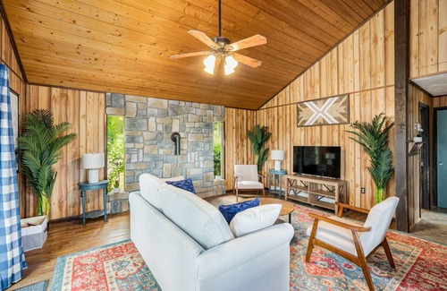 Berkeley Springs Ski Chalet | 73 m² Chalet ∙ 2 bedrooms ∙ 4 guests