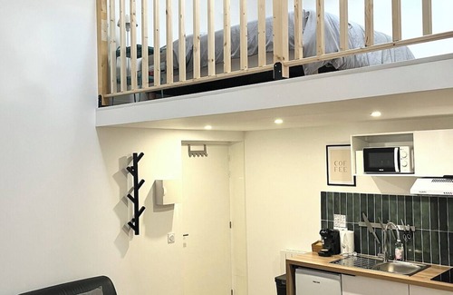 Bagnolet Apartment | 731 Joli Studio Mezzanine Proche du Métro L9