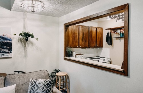Glacier Condo | 73SW - WiFi - F/P - W/D - Sleeps 6 by RedAwning