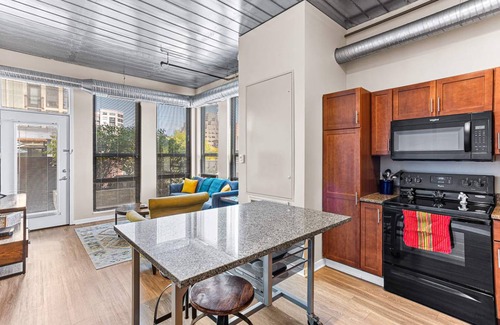 Old West Side Apartment | 74 m² Apartment ∙ 2 bedrooms ∙ 4 guests