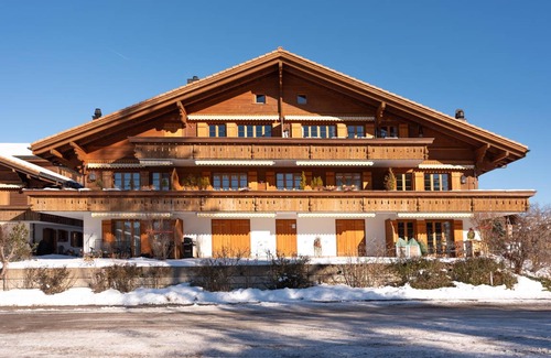 Saanenmoeser Apartment | 74 m² Apartment ∙ 2 bedrooms ∙ 4 guests
