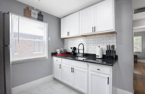 Grosse Pointe Apartment | 74 m² Apartment ∙ 2 bedrooms ∙ 6 guests
