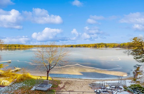 Lake Delton Condo | 74 m² Condo ∙ 1 bedroom ∙ 4 guests