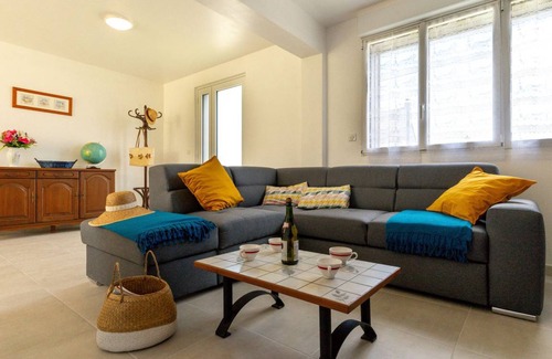 Matignon House | 74 m² House ∙ 1 bedroom ∙ 4 guests