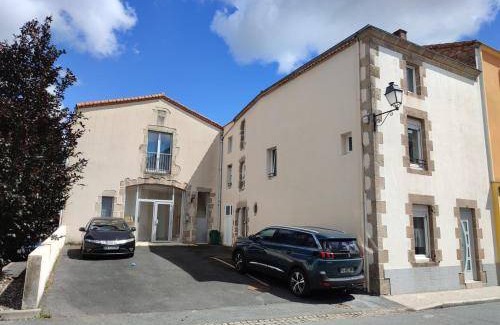 Les Landes-Genusson Apartment | 75 m² Apartment ∙ 4 bedrooms ∙ 10 guests